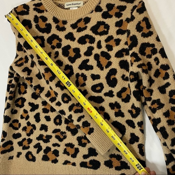 Cotton Emporium Women’s Size S Leopard Pattern‎ Crewneck Sweater Brown/Black - Picture 9 of 11
